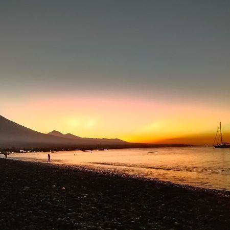 Beach Side Amed Delem Family Ambat Extérieur photo