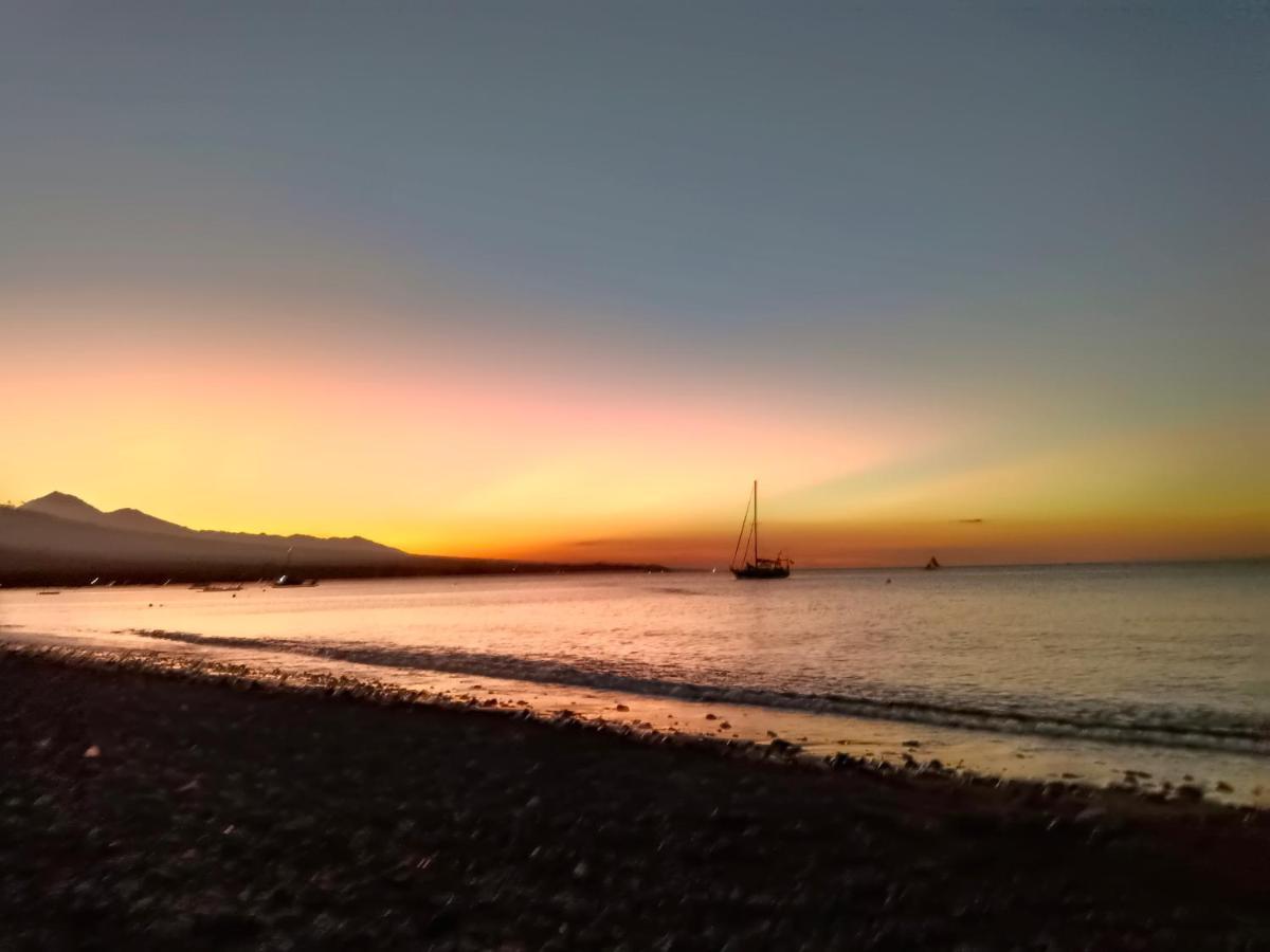 Beach Side Amed Delem Family Ambat Extérieur photo